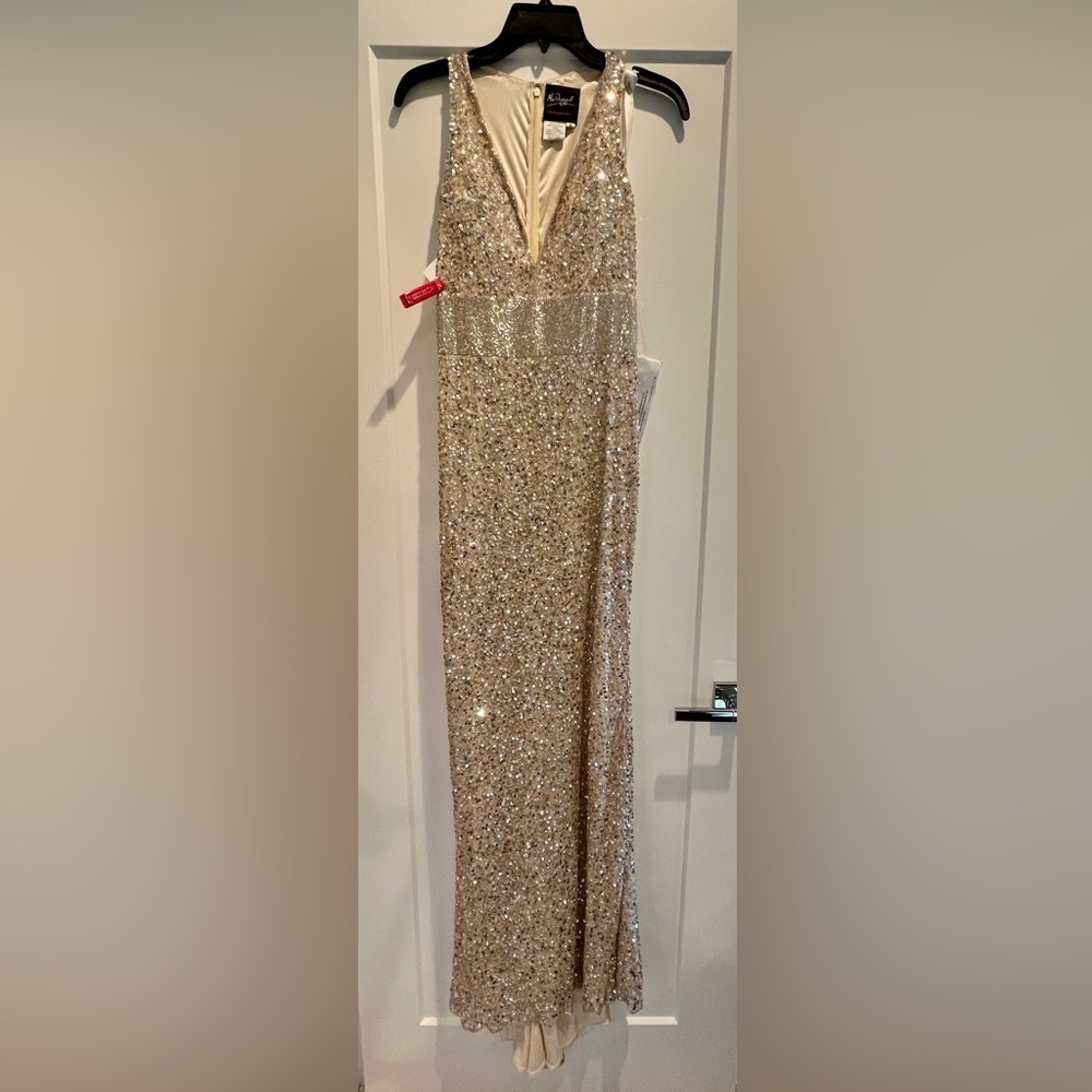 NWT Mac Duggal Long Sequin Dress in Gold/Nude